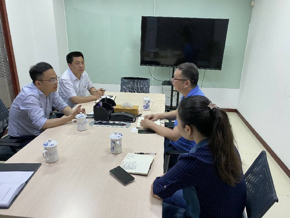 无锡市工信局领导来泉州振国垃圾分类服务有限公司科技开展“三联三解”活动